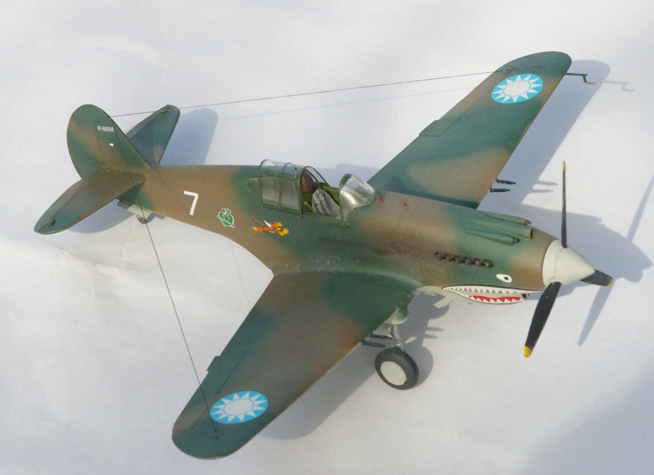 Monogram 1/48 P-40B